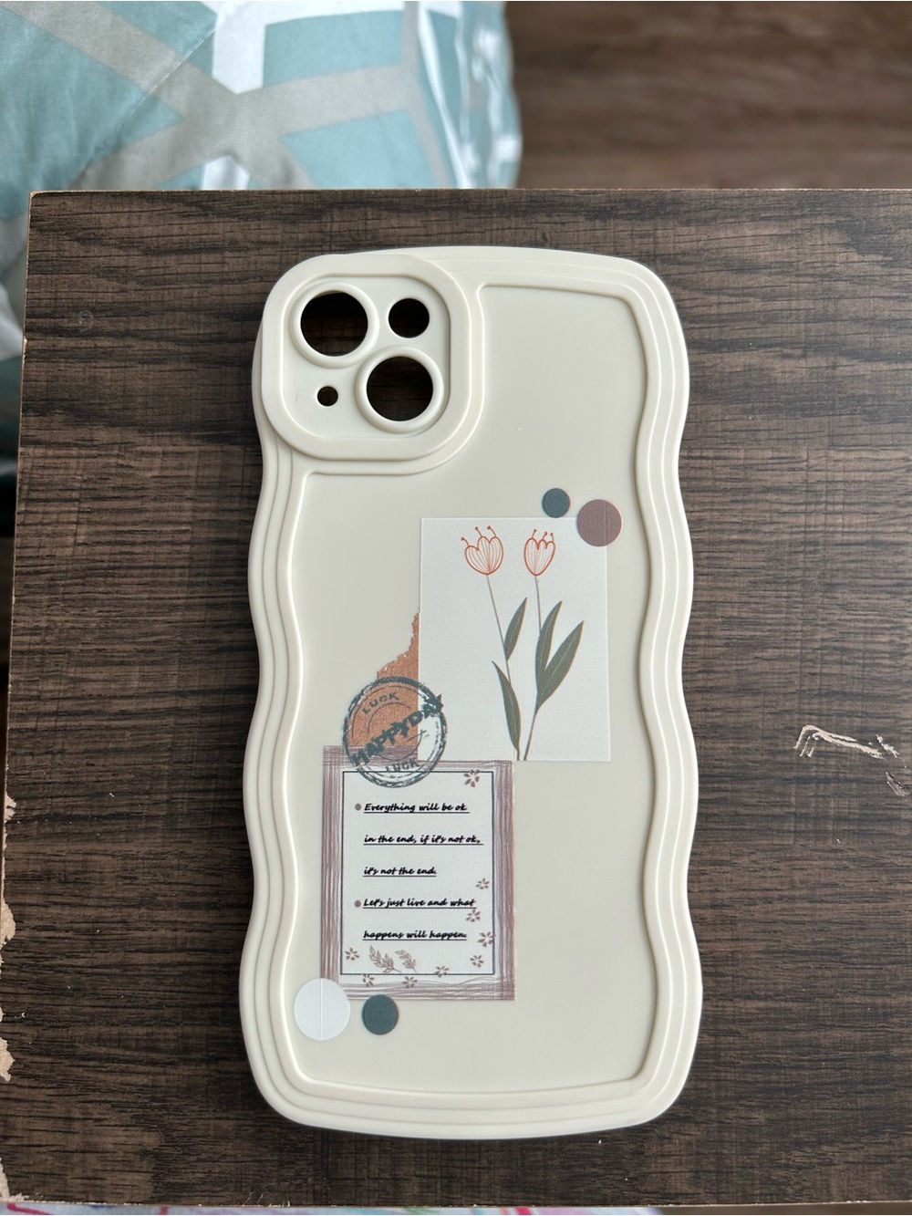 Aesthetic Cream Wavy Frame Phone Case